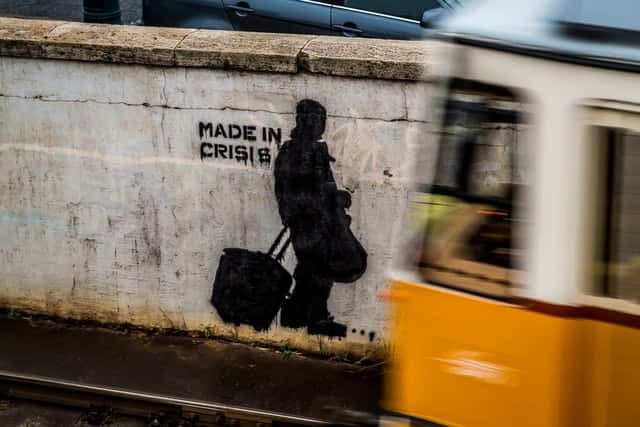 Marisa Ruiz Coach Tu Wei-Chi imagen de grafiti en el metro que dice Echo en Crisis (made in Crisis)